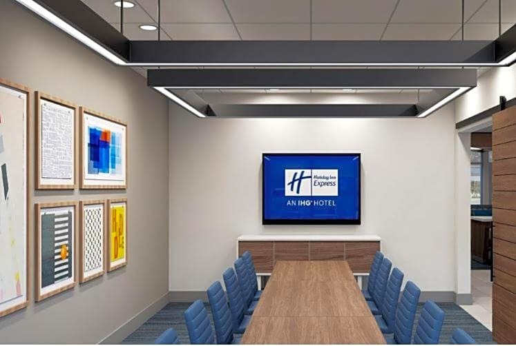 Holiday Inn Express & Suites - Hawaiian Gardens By IHG
