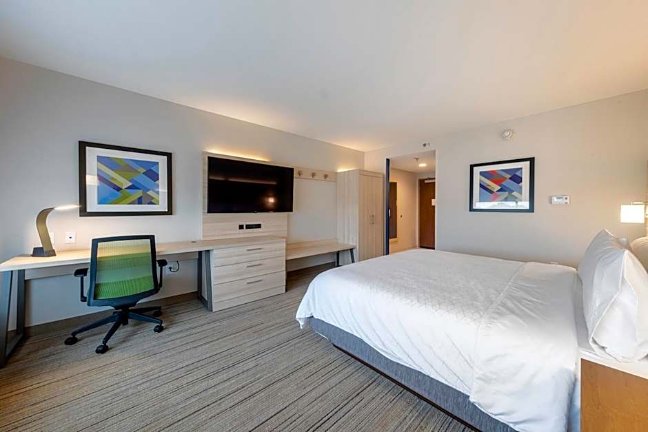 Holiday Inn Express and Suites Staunton By IHG