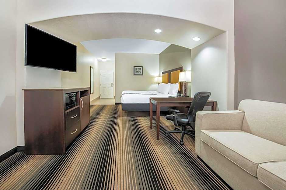 La Quinta Inn & Suites by Wyndham Orange