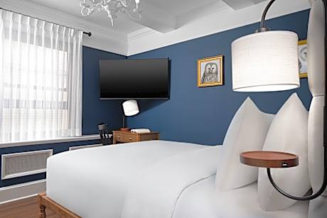 Cozy Queen Room