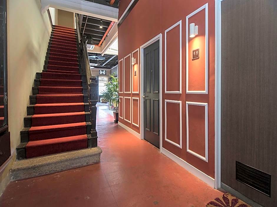 iStay Hotel