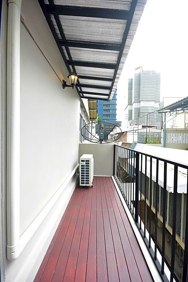 The Chatbox Silom Hostel