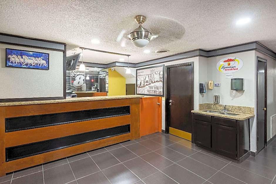 Super 8 by Wyndham Tulsa/Arpt/St Fairgrounds