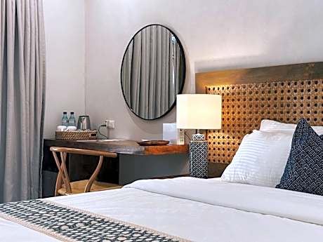 Studio with Garden View