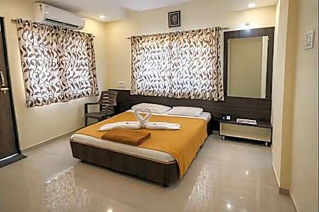 Hotel Sai Neelam