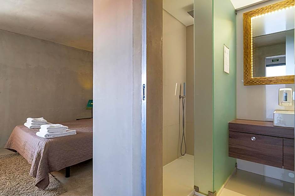 N1 Hostel Apartments and Suites