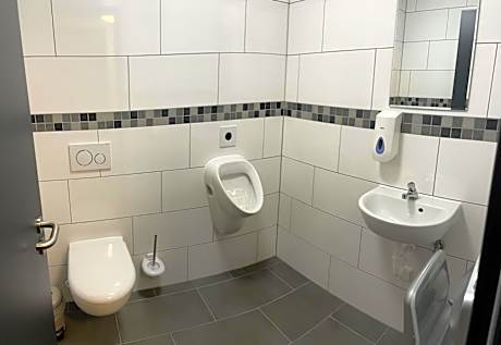 Doppelzimmer mit externem Badezimmer