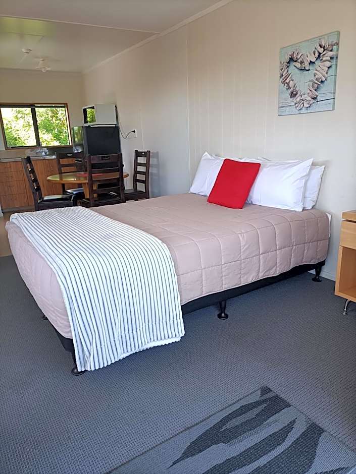 Moeraki Beach Motels