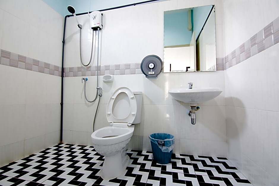 Khaosok Secret Hostel