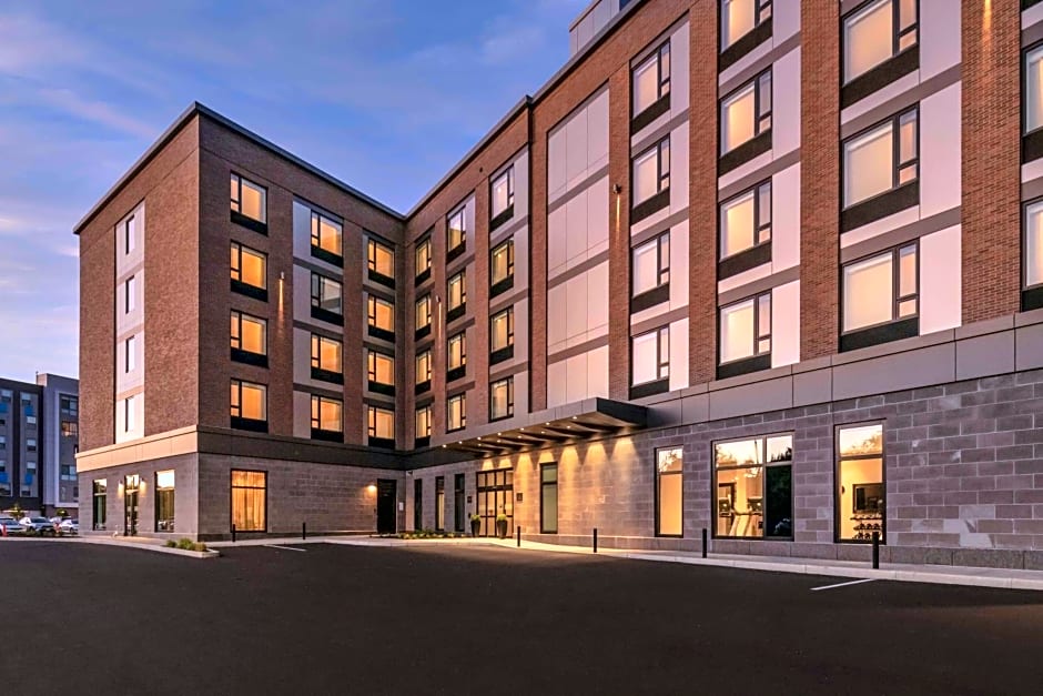 Staybridge Suites Boston Logan Airport - Revere