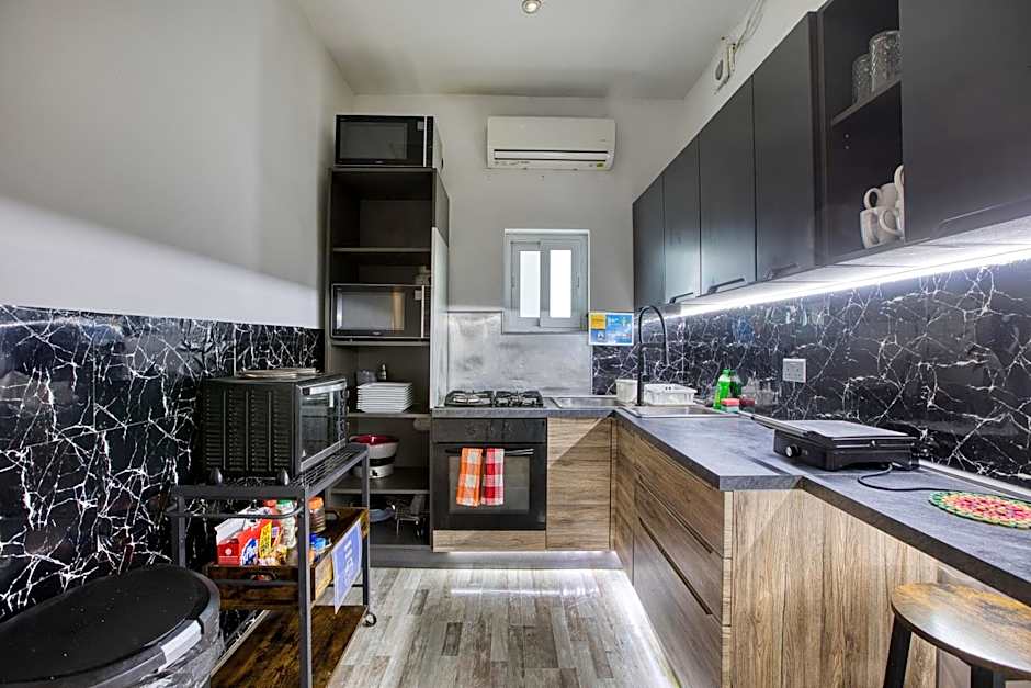 Bookarest Hostel Malta