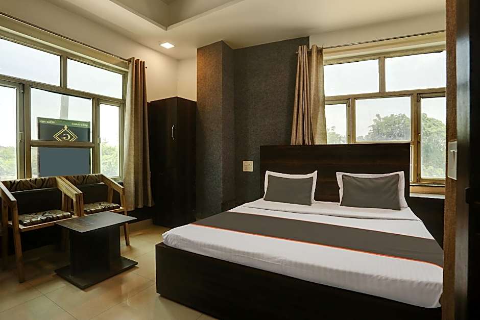 OYO 82274 Hotel Sunflower