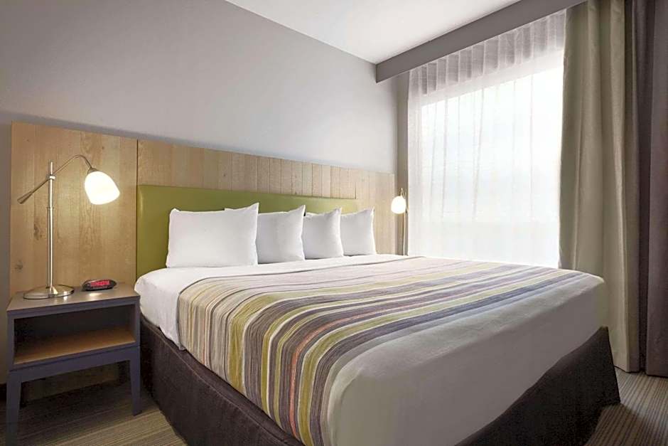 Country Inn & Suites by Radisson, Monterey Beachfront-Marina, CA