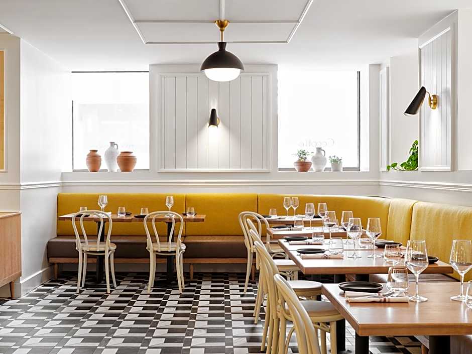 Metcalfe Hotel Ottawa by Gray Collection