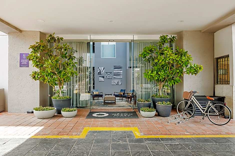 Hotel Suites México Plaza León Campestre
