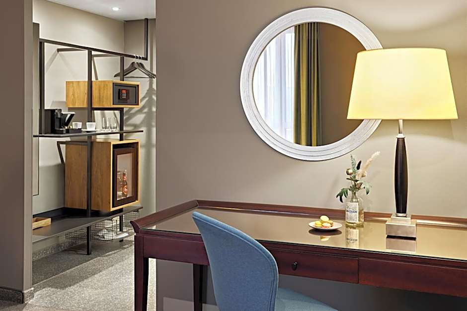 Lindner Hotel Cologne City Plaza, part of JdV by Hyatt