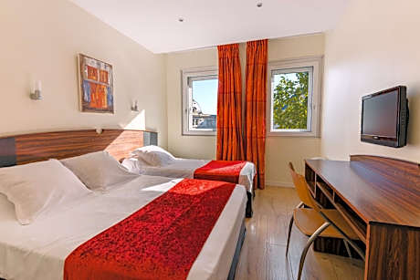 Triple Room with Shower