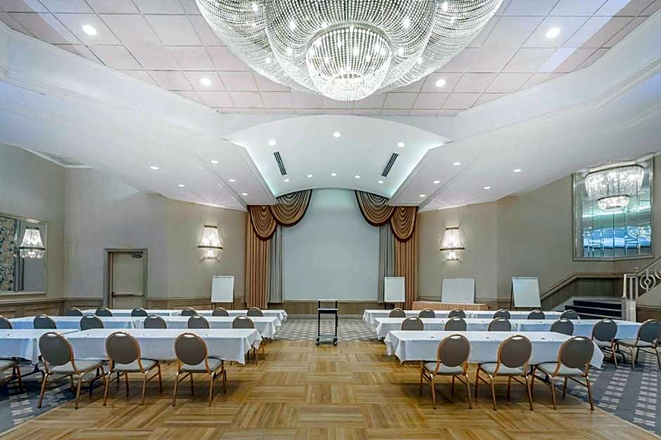 Ramada Hotel & Conference Center by Wyndham Hammond