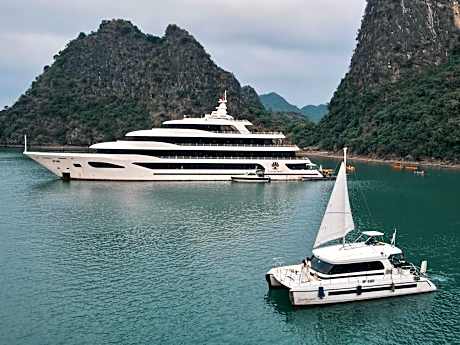 Scarlet Pearl Cruises - Wonder On Lan Ha Bay