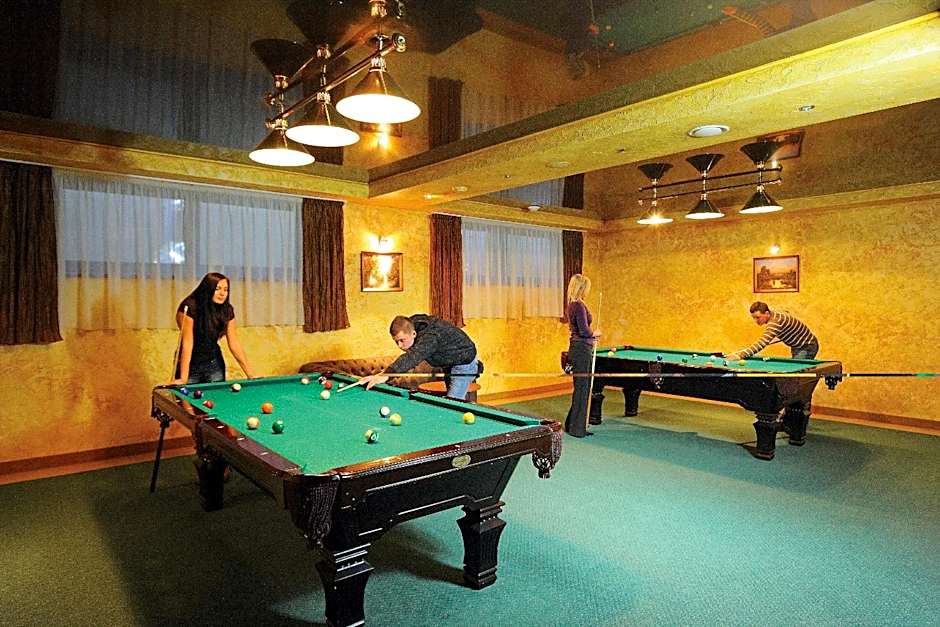 Manor Hotel