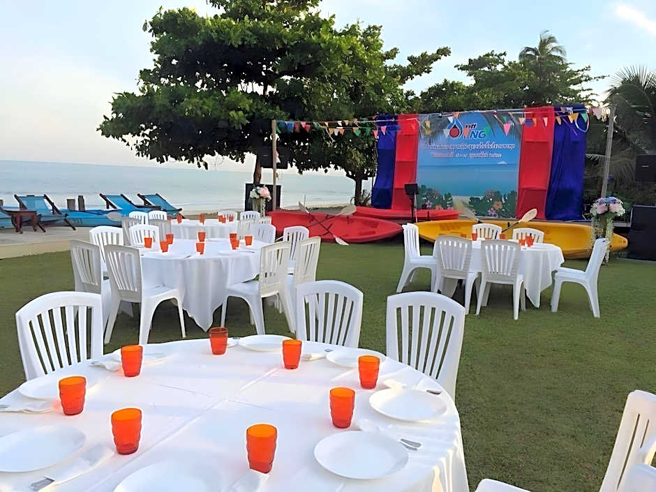 Khanom Golden Beach Hotel