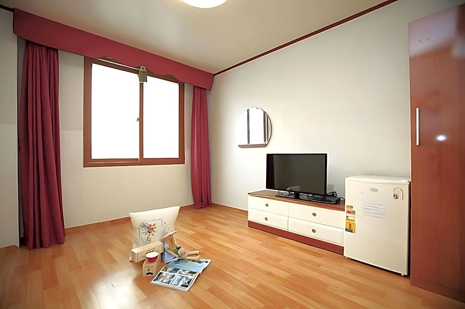 Donghae(mangsang) East House