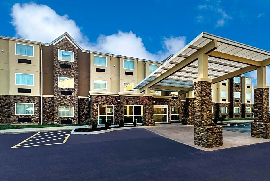 La Quinta Inn & Suites by Wyndham Collinsville - St Louis