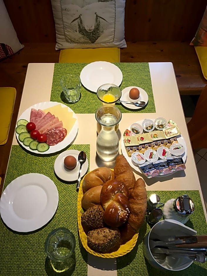 Pension Am Campus Velden – Velden, CA