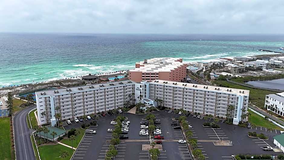 Emerald Oasis, Emerald Oasis- Gulf Front, Great for Families and Close to Destin Harbor!
