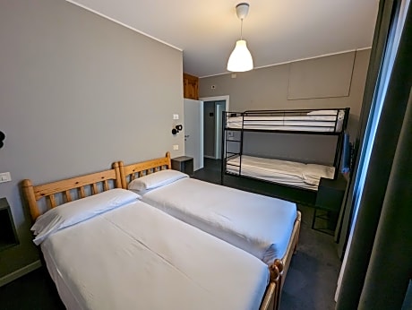 Economy Quadruple Room