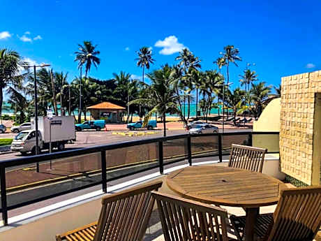 NAUTILLUS - 107 · N-07: Apê espaçoso e estiloso à beira mar