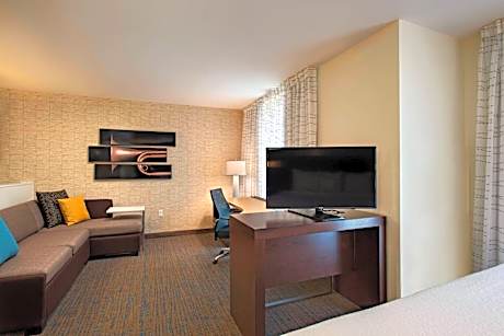 King Studio with Sofa Bed