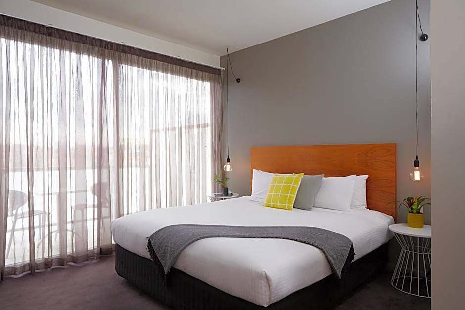 Cosmopolitan Hotel and Apartments