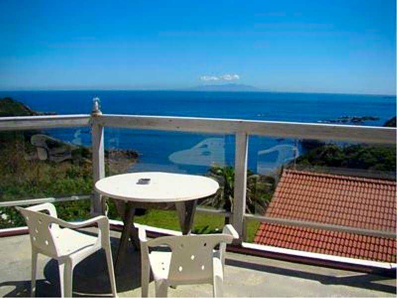 hotel cliff-side
