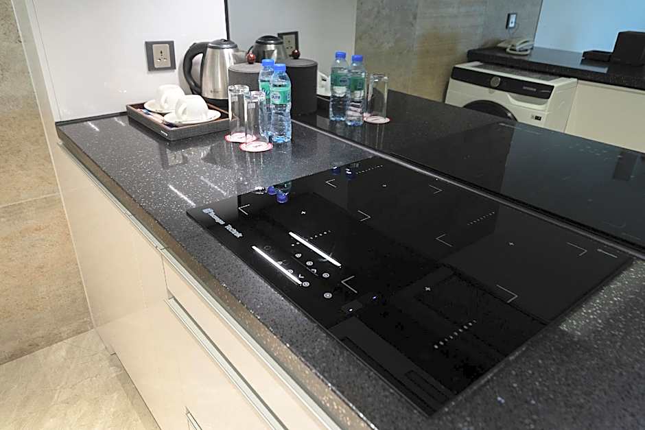 One Euphoria Luxe Hotel