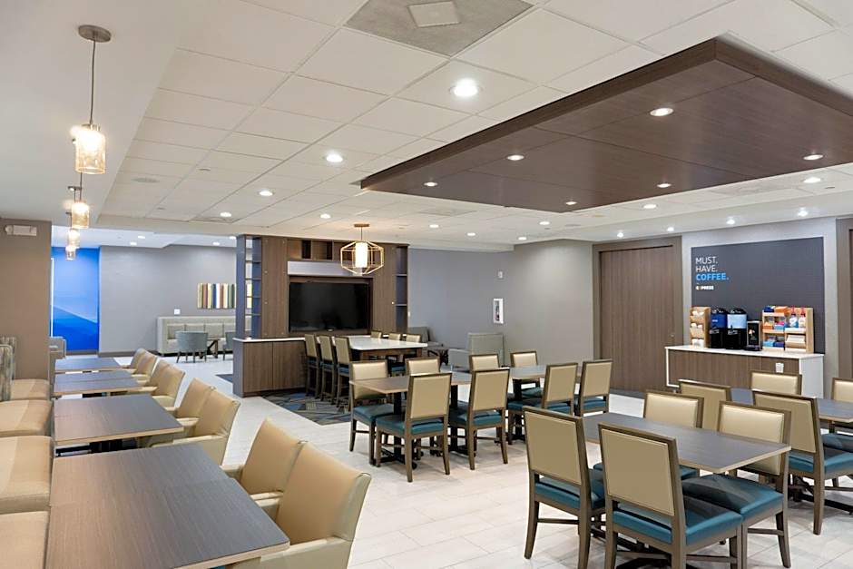Holiday Inn Express & Suites Los Angeles Downtown West By IHG
