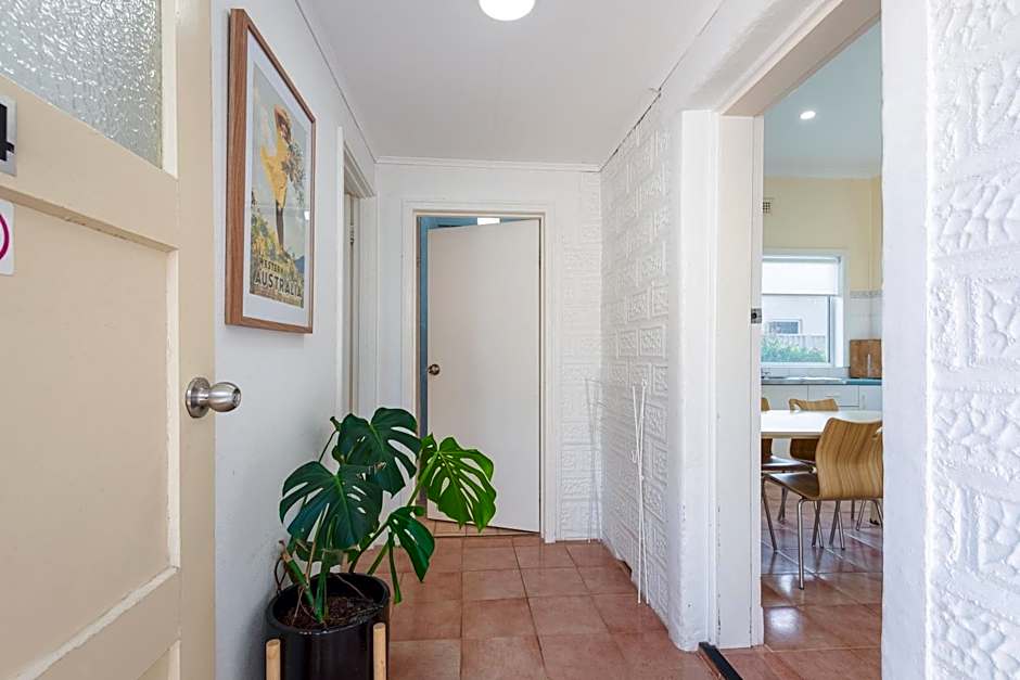 Albany Holiday Units