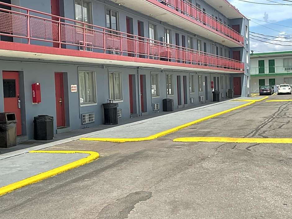 Budgetel Inn and Suites - Louisville