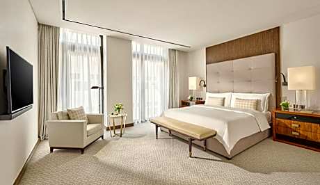 Three Bedroom Connecting Apartment - 3 King Beds