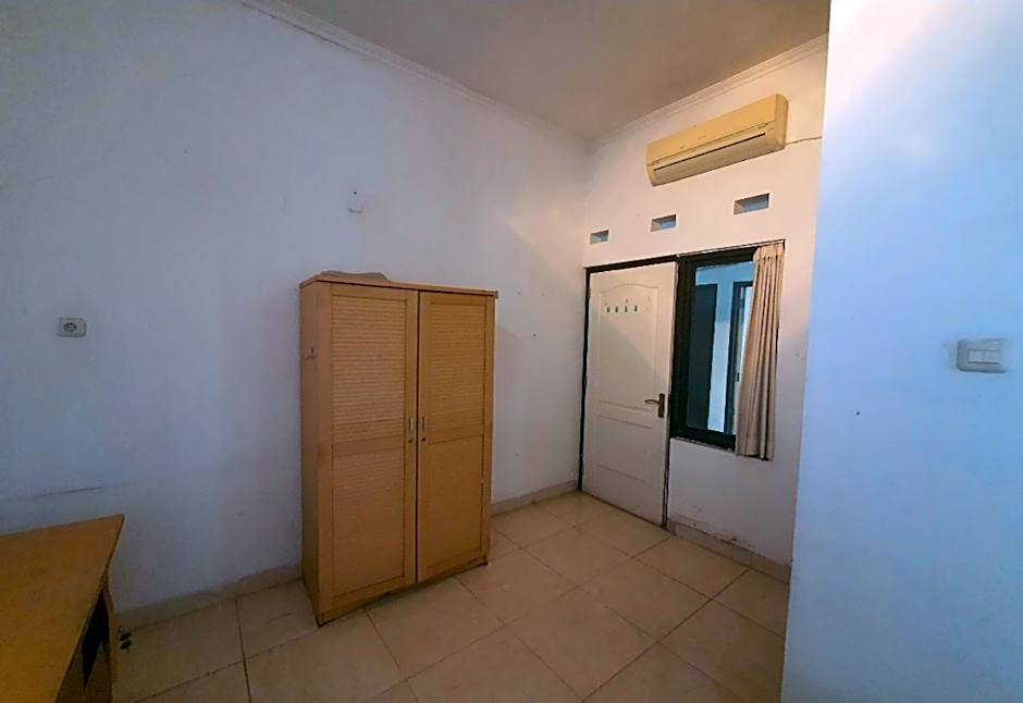 Hotel O MUMU HOMESTAYNearCarnival Park Surabaya