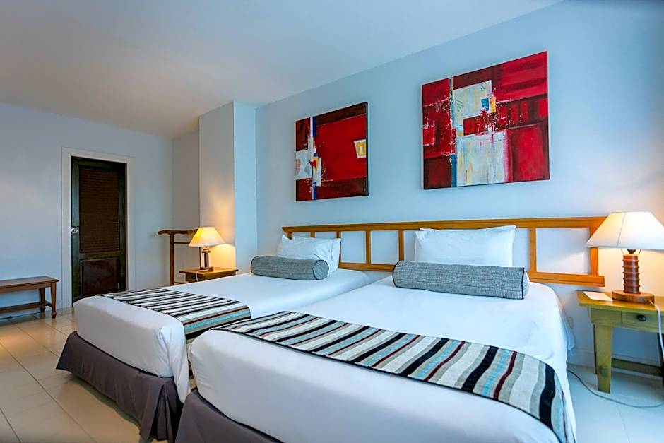Waterfront Suites Phuket By Centara