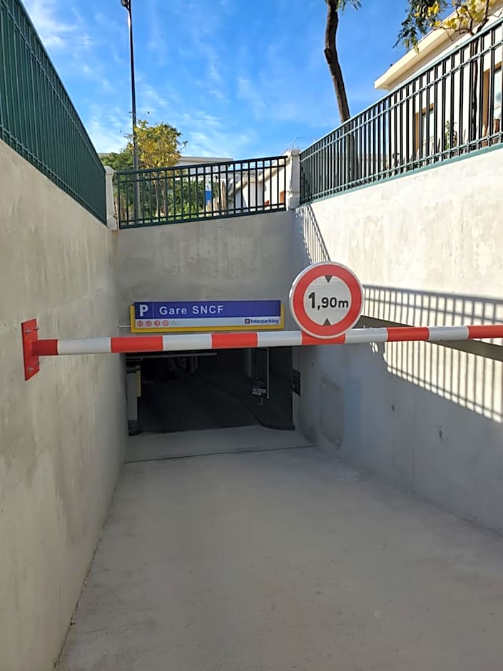 Hotel De Belgique à Menton