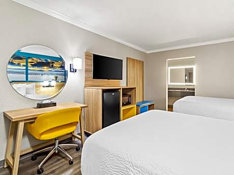 Double Room with Two Double Beds - Non-Smoking