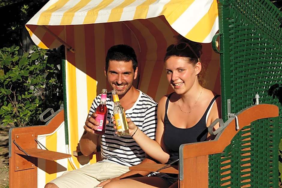 THE TENT - Youth Only - Buchung leider nur bis 30 Jahre möglich!