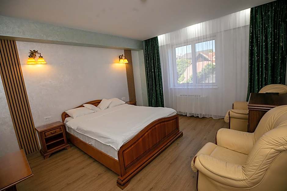 Hotel Senator
