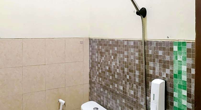 OYO 1804 Guest House Oema'h Opa