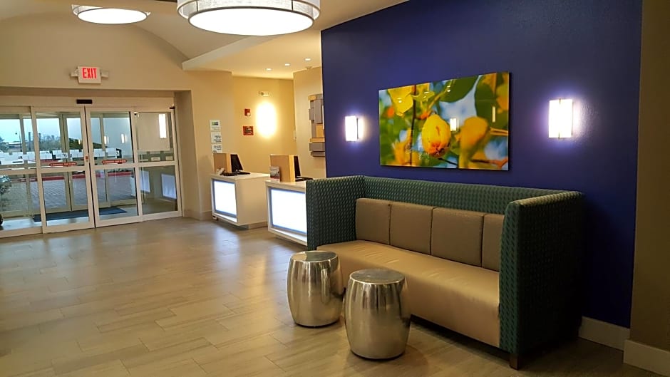 Holiday Inn Express Pearland