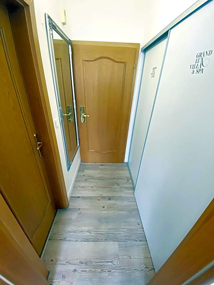 GrandLux Villa & Spa