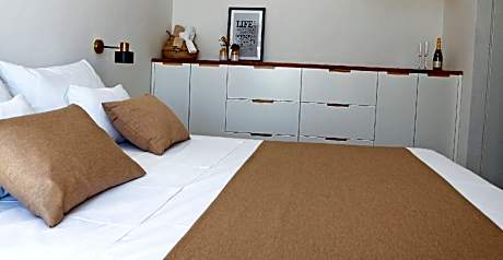 Romantic quite place, beautiful view,private beach