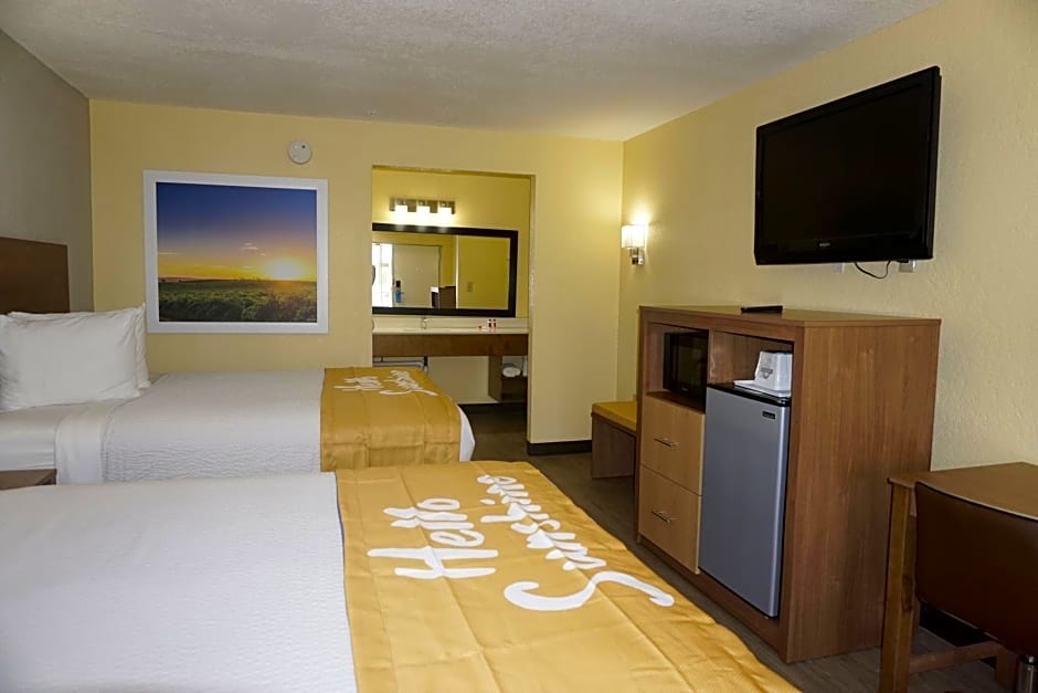 Days Inn by Wyndham Apopka/Orlando